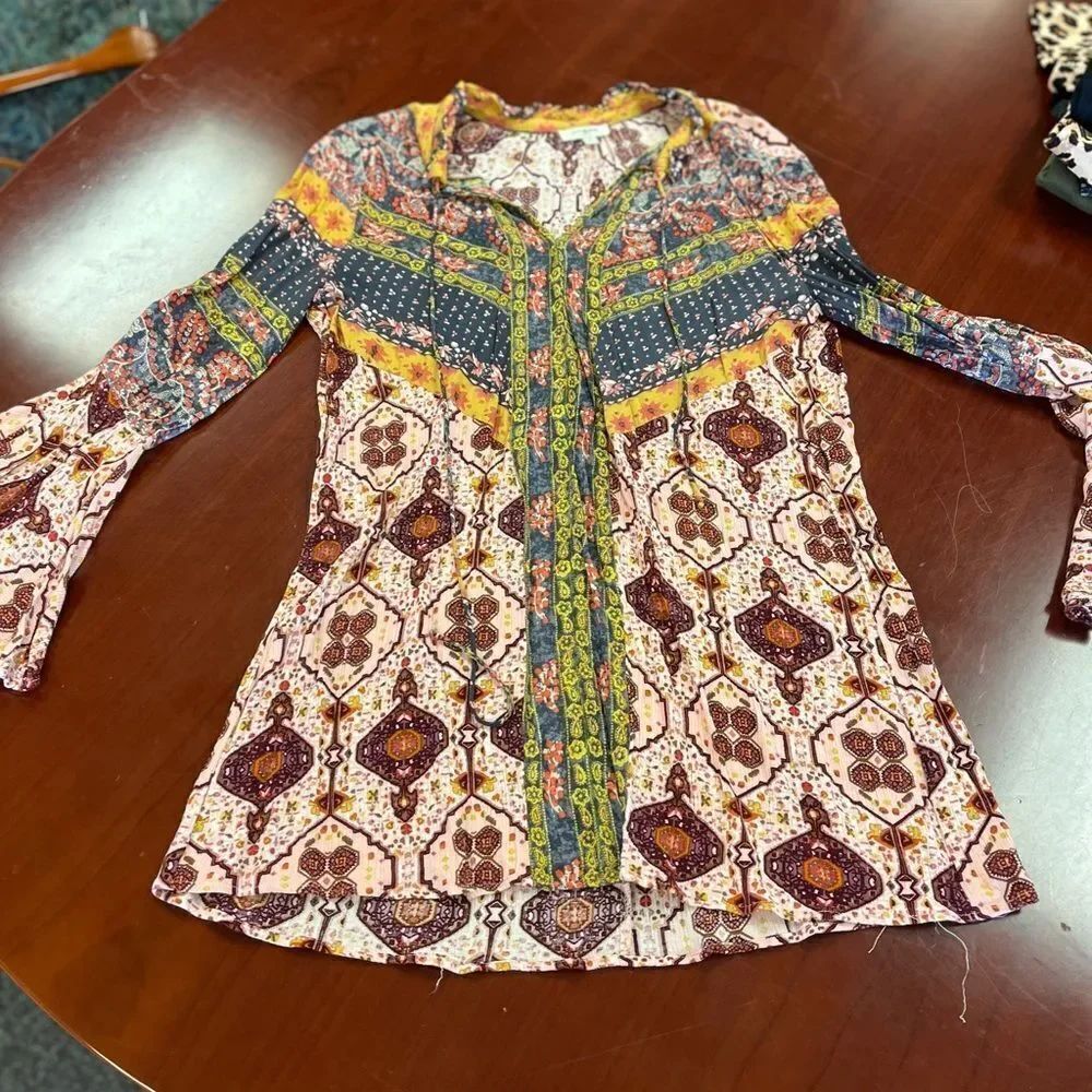Umgee Tie Neck Poet Sleeve Mixed Print Tunic Blouse sz M